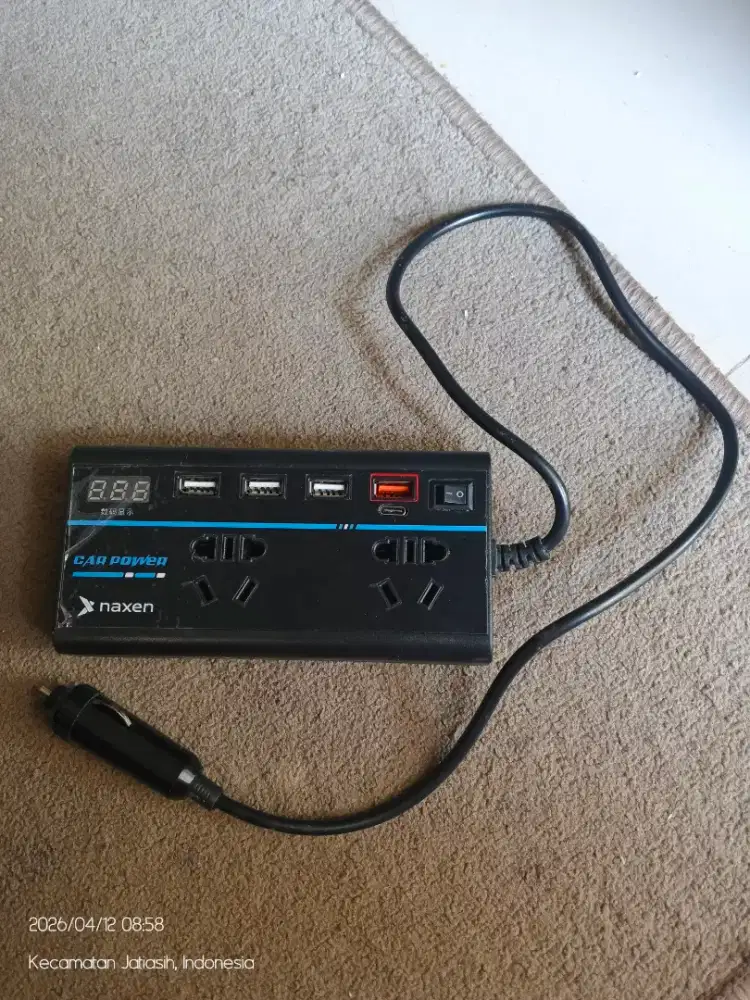 colokan laptop mobil