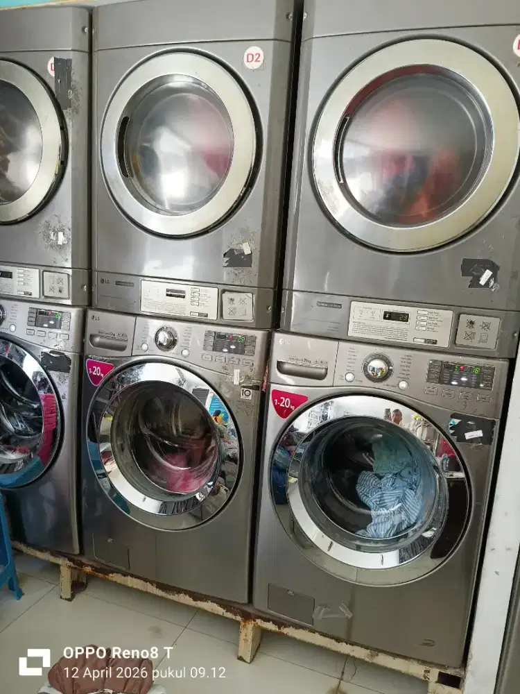 Dicari karyawaty tukang gosok baju untuk di laundry