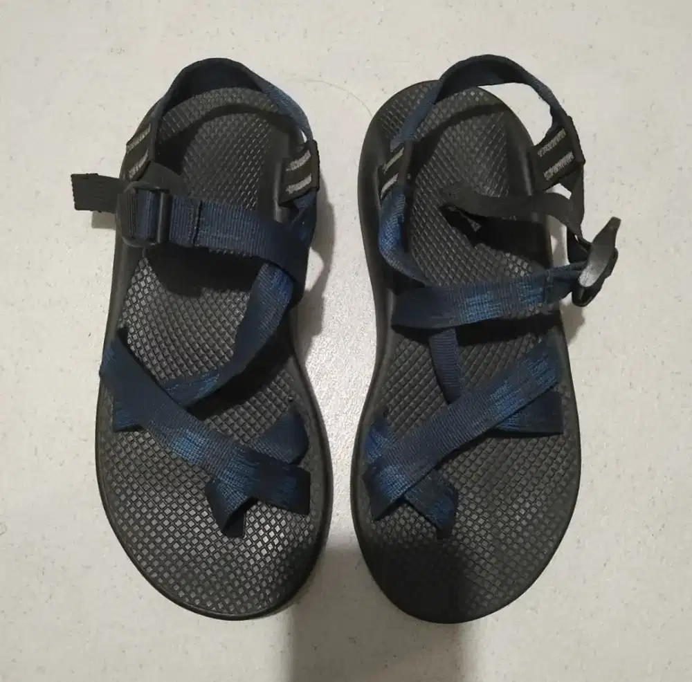 Sendal gunung size 42