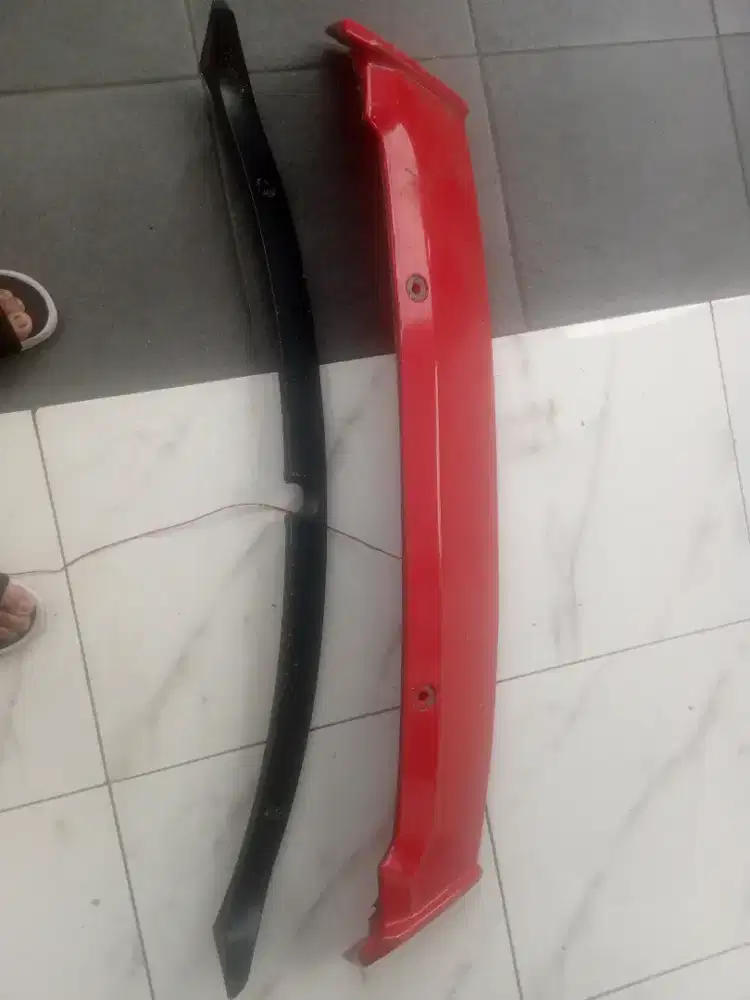 Bu jual.spoiler buat mobil sigra/calya plus tave sigra Ori masih bagus