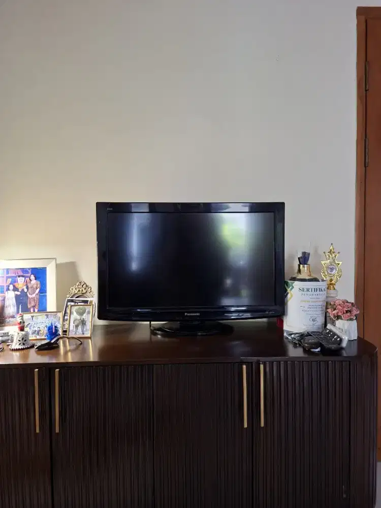 dijual TV panasonic LCD Viera HDMI 32 inch