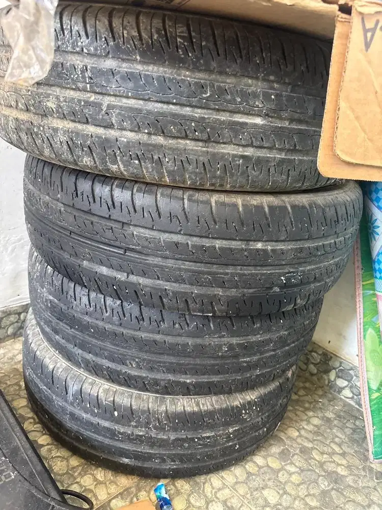 Jual Ban Mobil Bekas