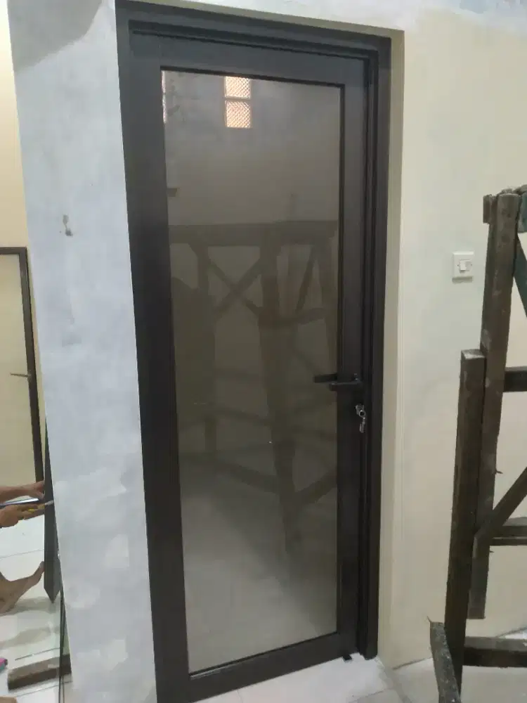 Pintu aluminium kaca swing T220cm L100cm harga plus pasang 2,2 jt /pcs