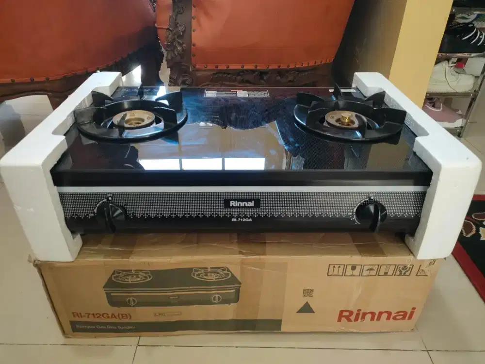 Kompor Gas Rinnai RI-712GA (B) Black Kaca Tempered Glowing Mulus.