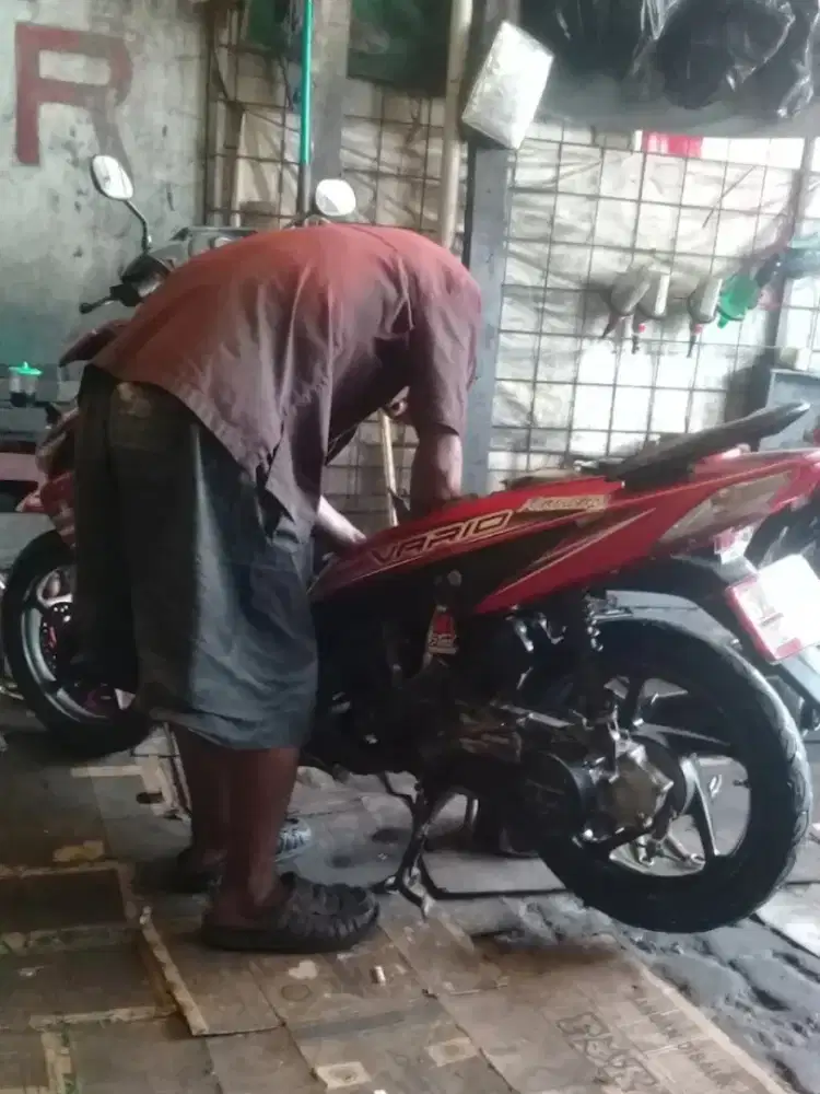 lowongan montir motor