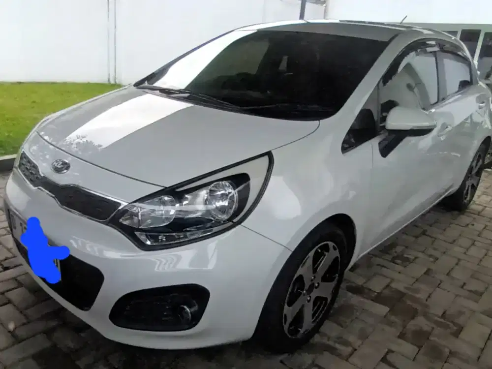 Kia Rio AT 2013 Putih Triptonik