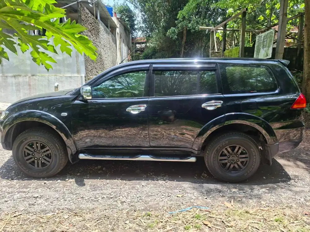Dijual PAJERO 4x4 kesayangan. Record MITSUBISHI.