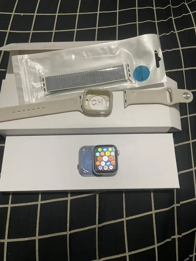 Apple Watch SE silver 40mm Mulus Lengkap