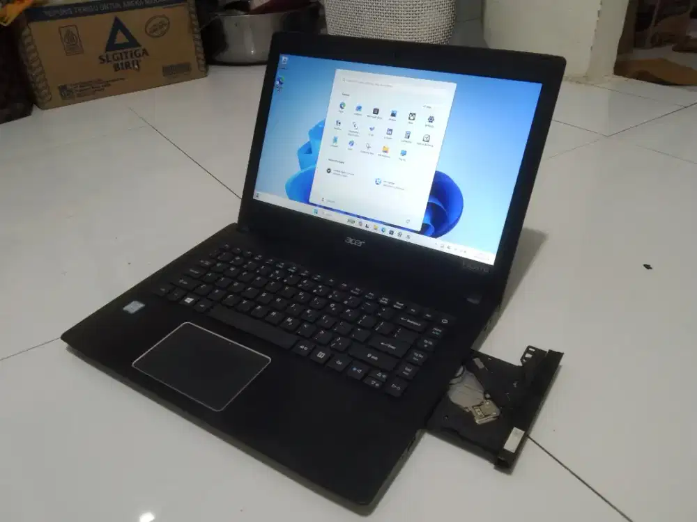 Laptop Acer travelmate Core i3 ram 8gb ddr4 ssd 256Gb