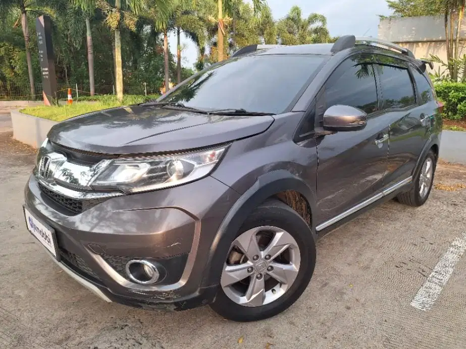 LOW DP Honda BR-V 1.5 E Bensin-AT 2017 BOT