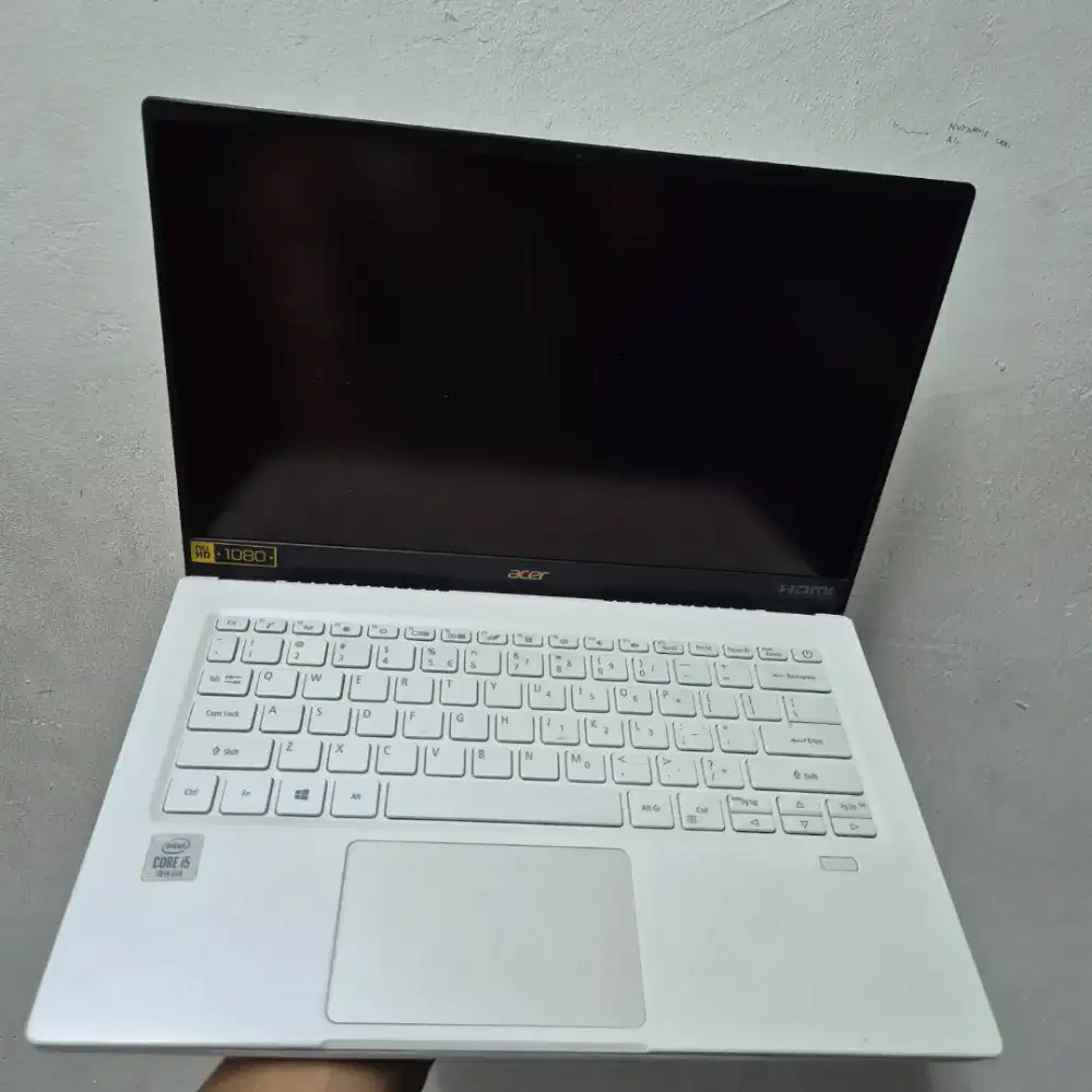 Acer Swift SF514-54T
White Touchscreen
