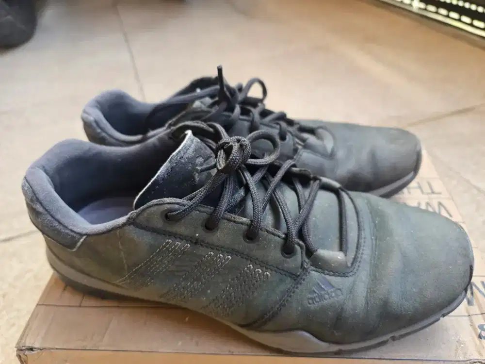 Sepatu original adidas anzit DLX