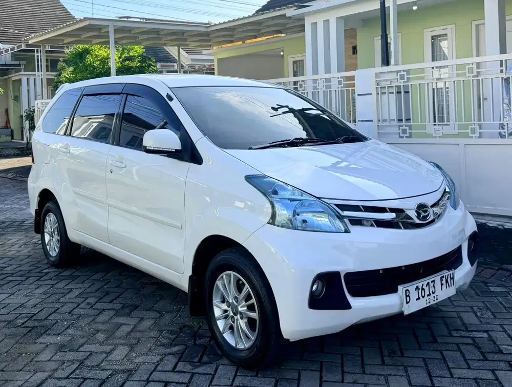 daihatsu xenia R 2012 deluxe