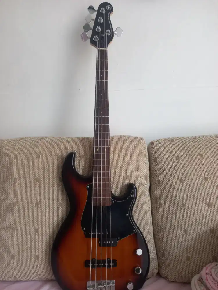 Dijual bass Yamaha BB 435