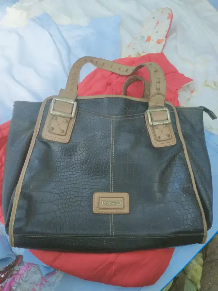 Tas kulit nine west