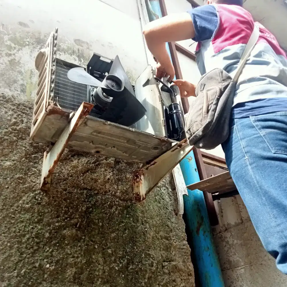 Servis AC kulkas mesin cuci kompa air dll bergaransi