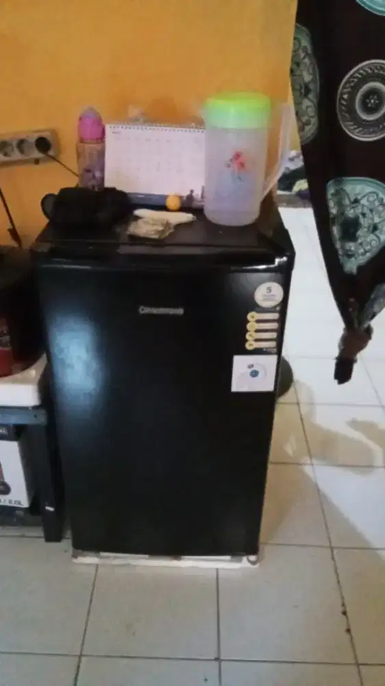 Jual kulkas edisi pindah ke kampung