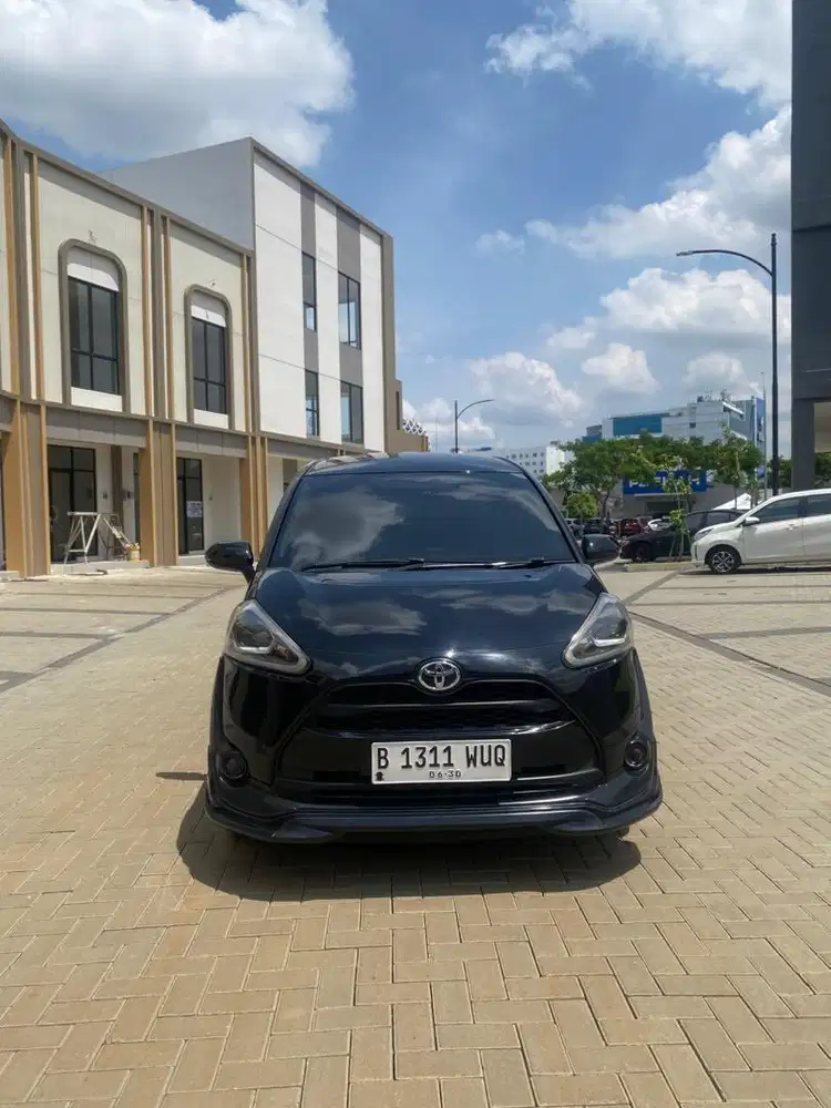 Toyota Sienta Q 1.5 AT 2017