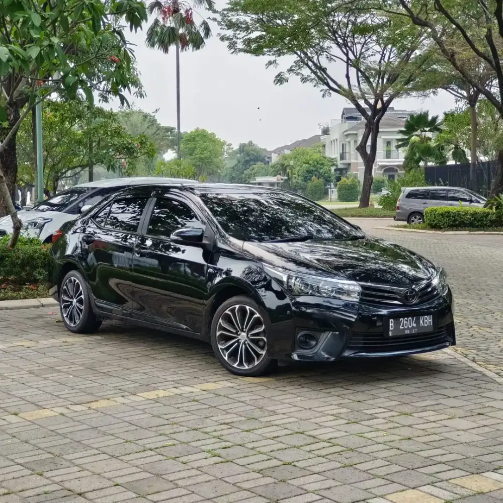 Toyota Corolla Altis V 1.8 Automatic  2015 Bensin Hitam