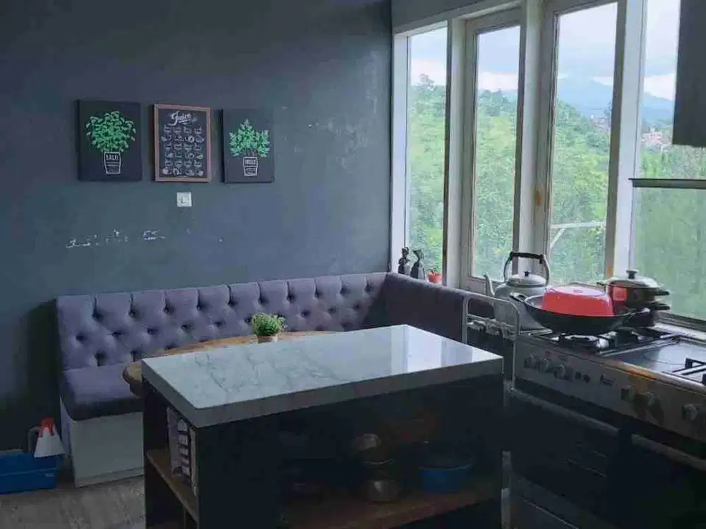 CIKUTRA VIEW RUMAH 3LANTAI JALAN UTAMA MURAH 2.550 M NEGO