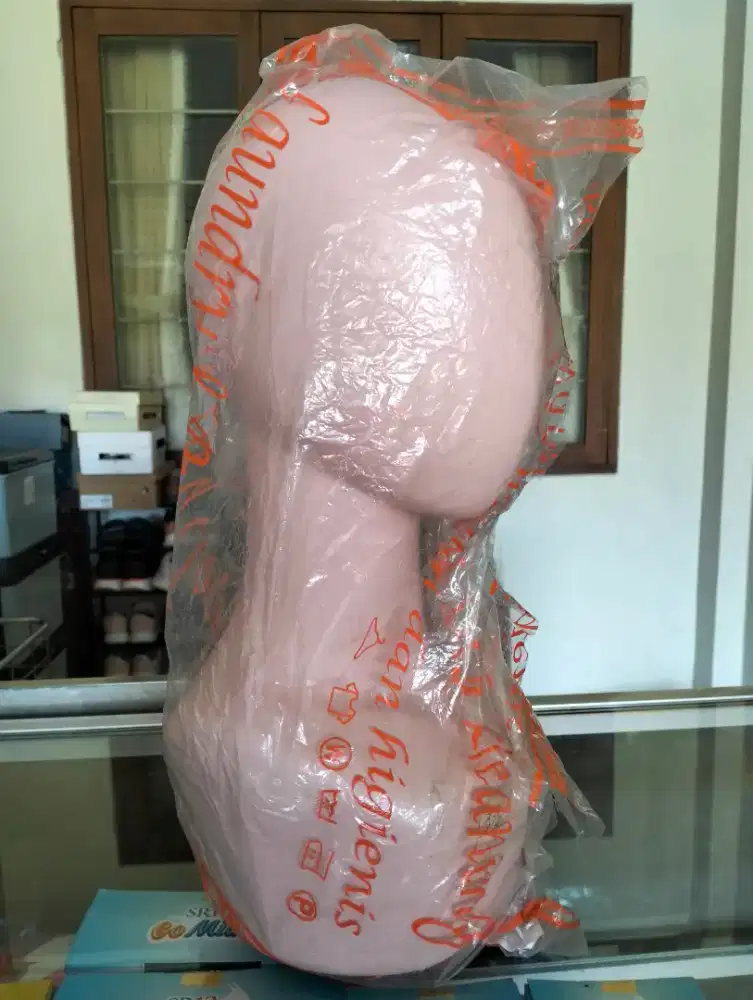 Manekin kepala wanita