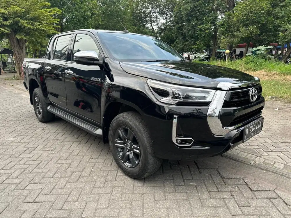 Toyota Hilux V Disel Matic 2023 AT 4x4 Istimewa Low Km