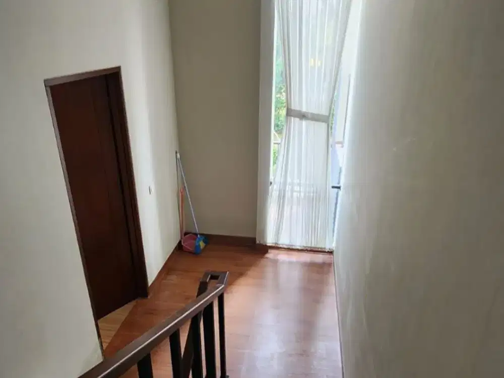 Rumah Bagus Semi Furnished di Modernland Tangerang