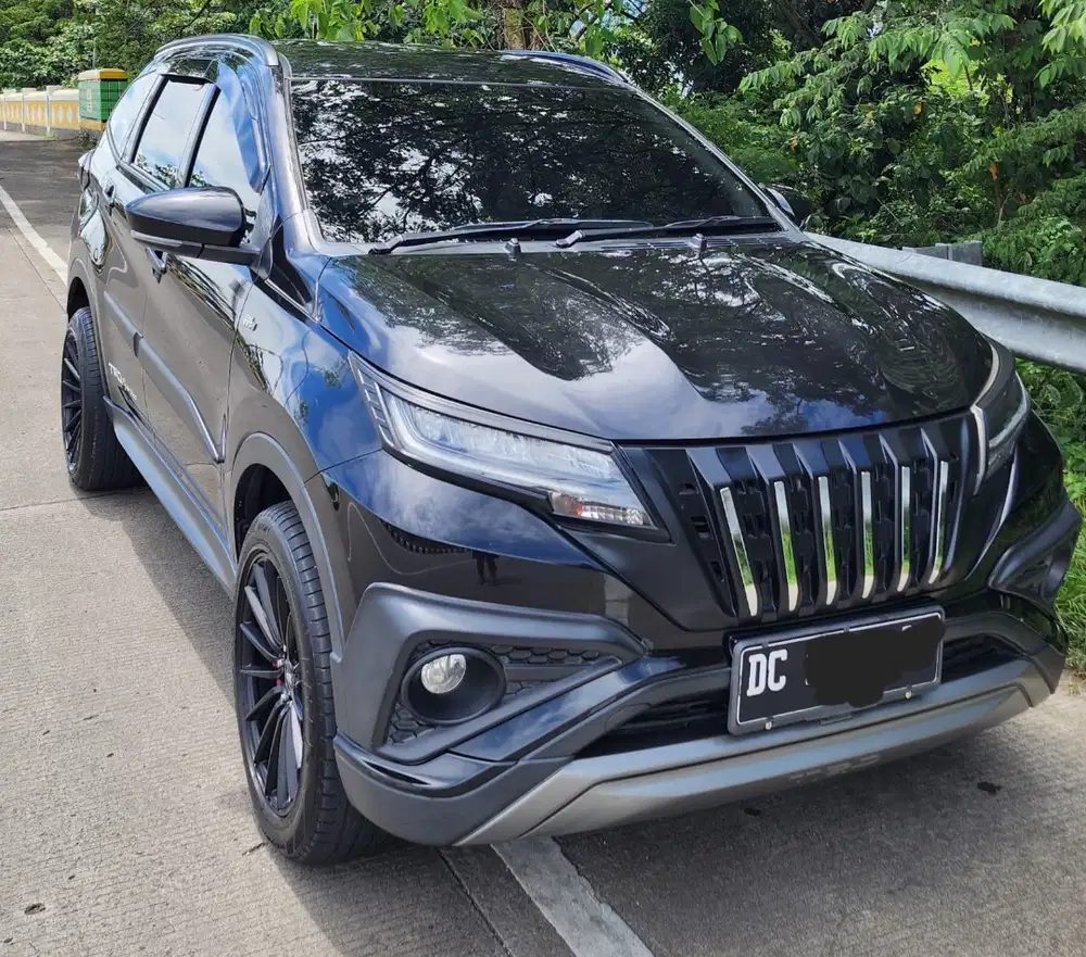 Toyota New Rush 1,5 TRD Sportivo (Manual Transmisi) Warna Hitam