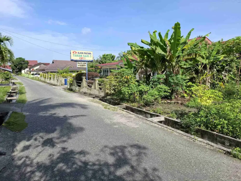 Tanah tepi aspal di Pebatuan Kulim Pekanbaru, Samping TamanSari 5