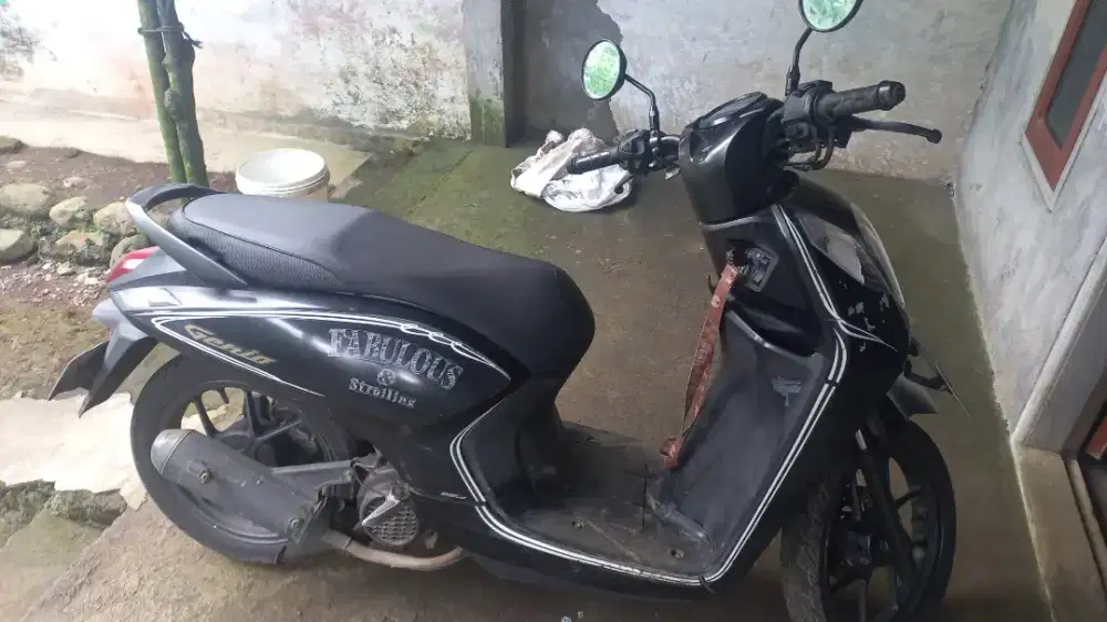 Jual motor genio 2019 12jt nego