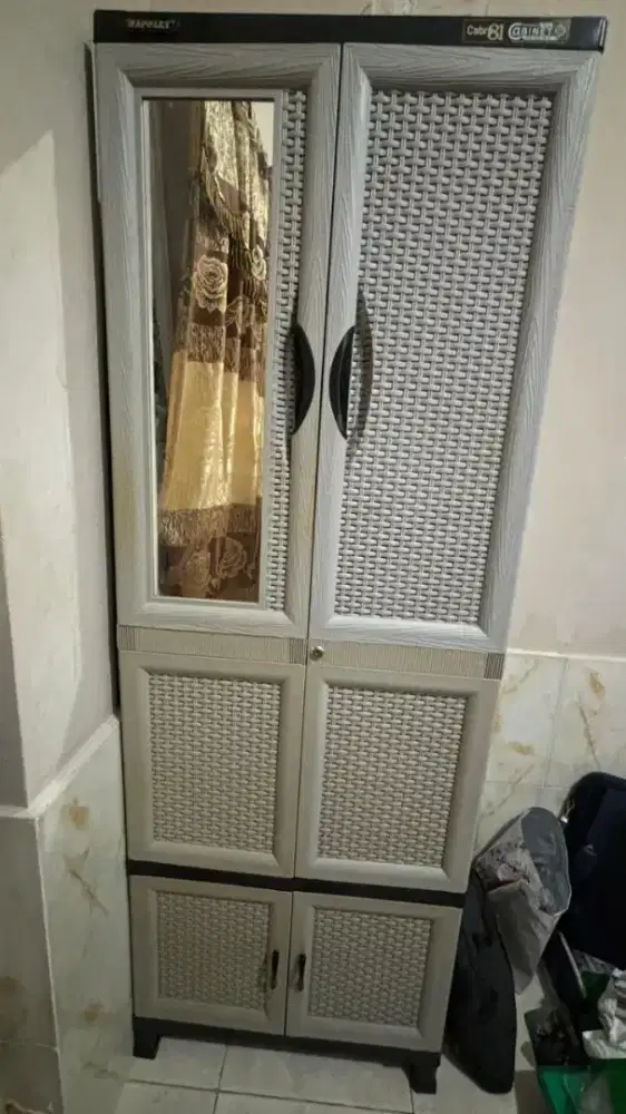 Lemari Napoli 3 Sekat