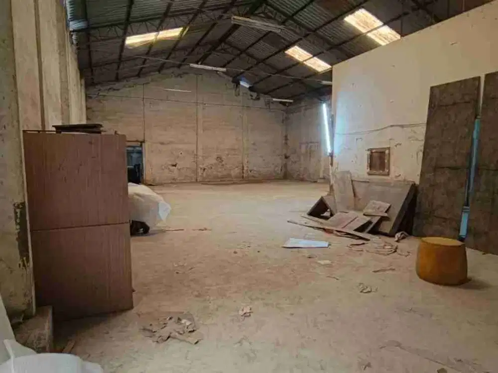 D sewa Gudang prancis dadap