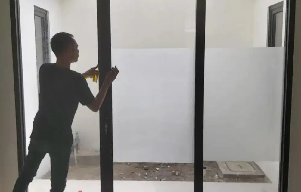 Sticker sandblast stiker buram ice sekat kaca ruang tamu & laundry