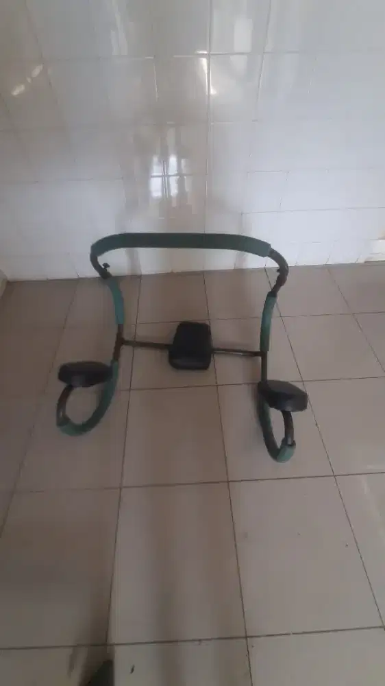 Abdominal alat olahraga