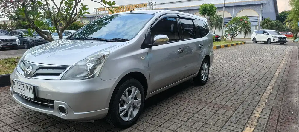 Nissan Grand livina 2012 Bensin