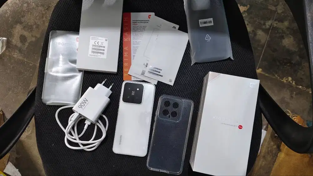 Xiaomi 14 White 12/256 BNOB (Pemakaian 1 hari)