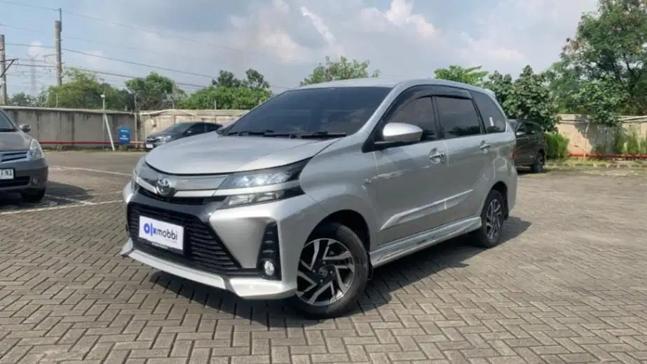 LOW DP Toyota Avanza 1.5 Veloz Bensin-AT 2021 TRG