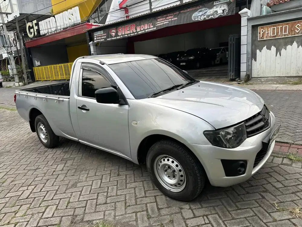 Mitsubishi Strada Triton Solar 2014 4x2 pajak baru Istimewa