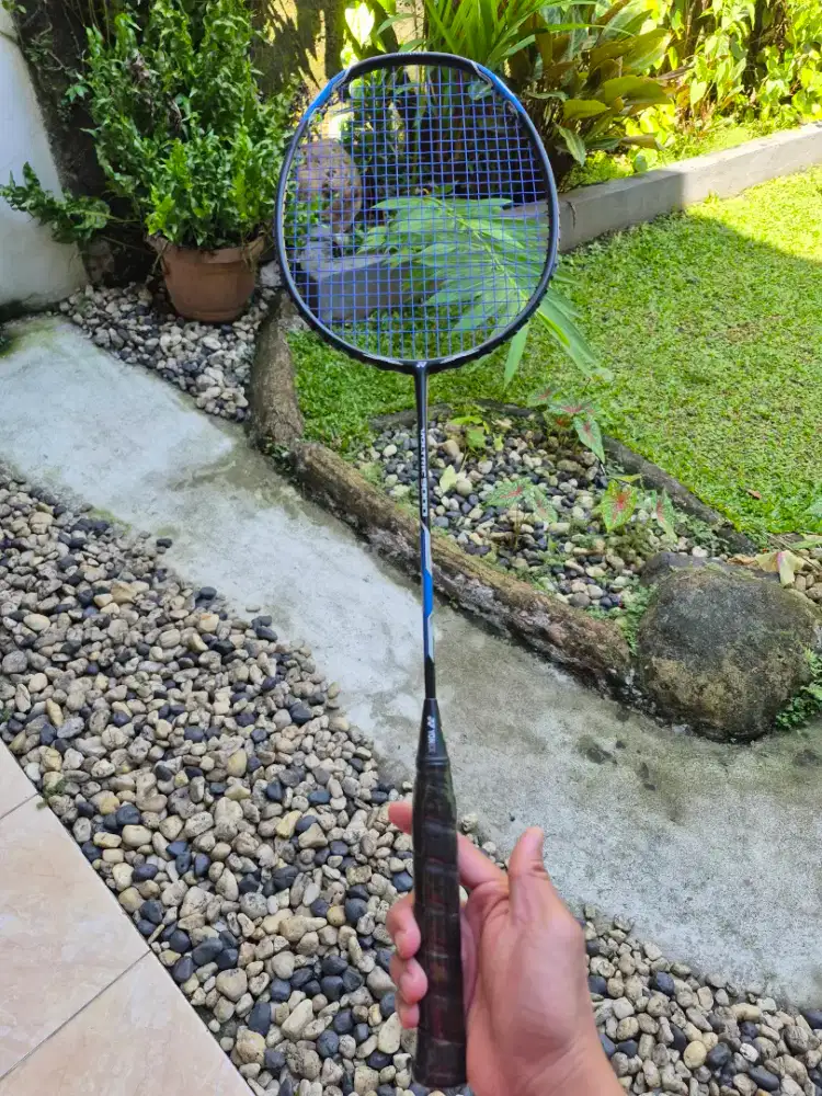 Raket yonex voltric 9000