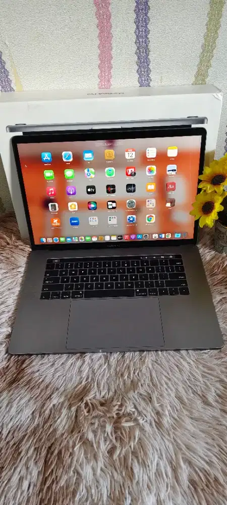 Macbook Pro 2017 DESIGN TOUCHBAR/Core i7/RAM 16GB/SSD 256GB/RADEON 2GB