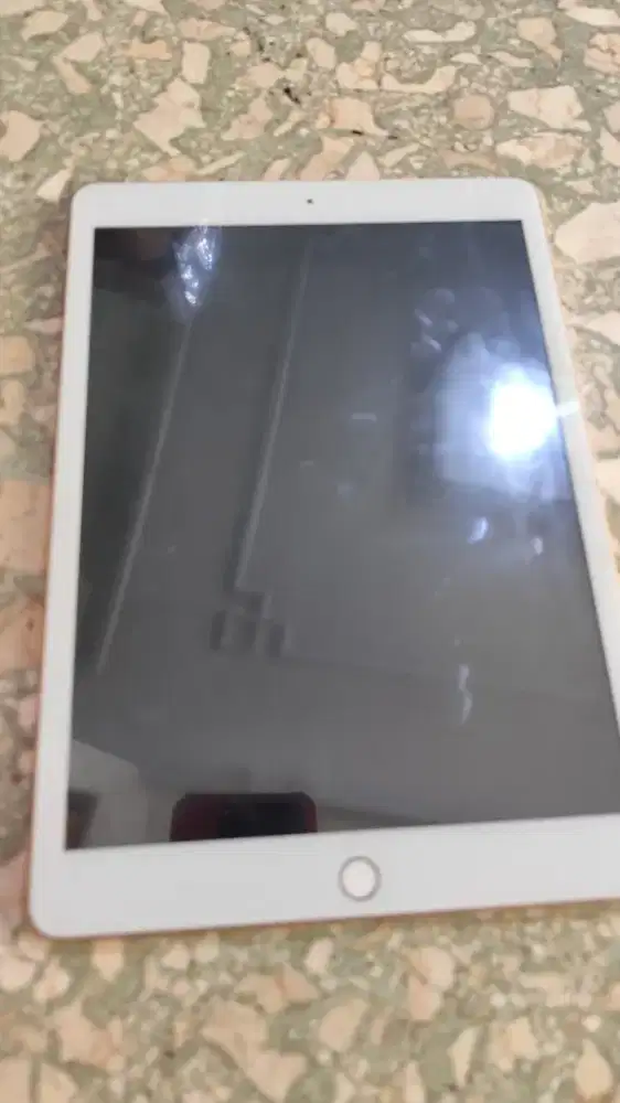 Ipad 7th gen 128GB wifi only