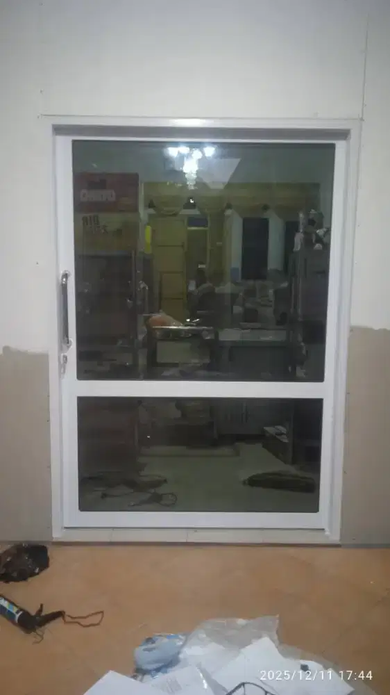 Pintu geser alumunium jumbo 220cm x 160cm hrg dg pasang 3,2 jt / unit