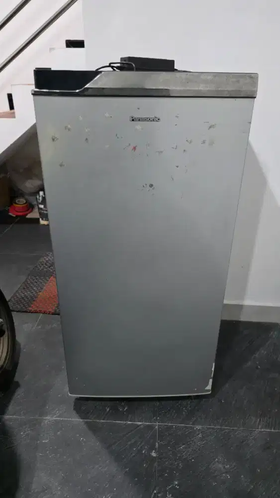 Kulkas Panasonic sehat normal Belum pernah servis