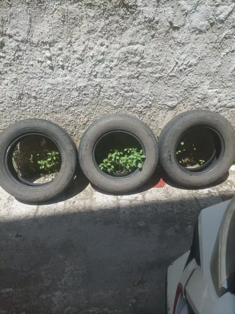 3 buah ban xenie/ avanze Tubles Briggestone like new 80% masih bagus