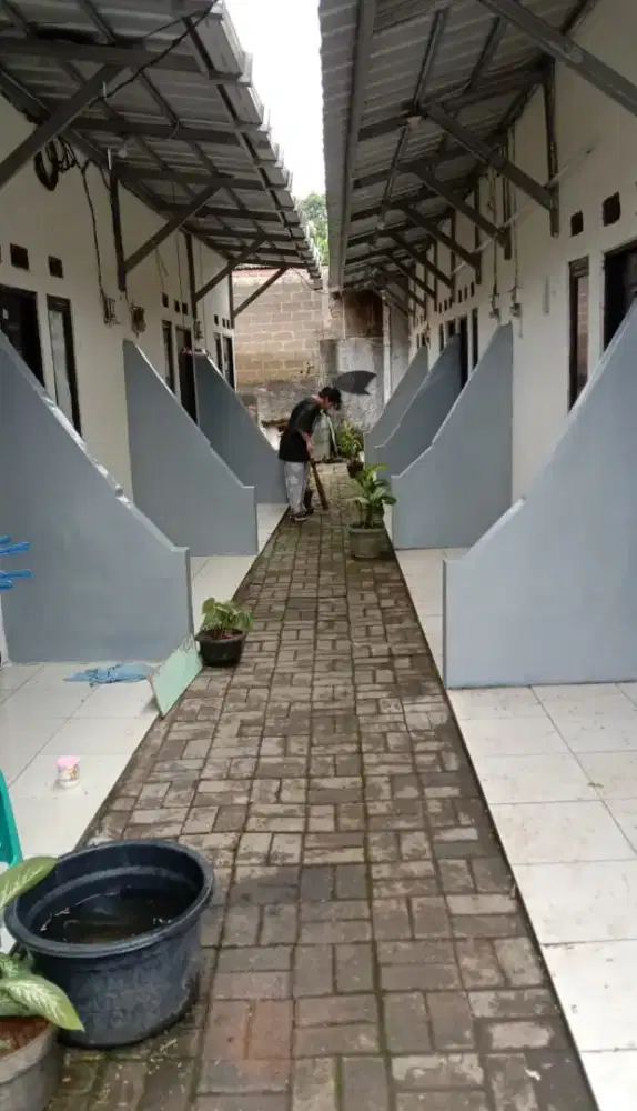 RUMAH KONTRAKAN CANTIK 10 PINTU DI KAWASAN CIANGSANA