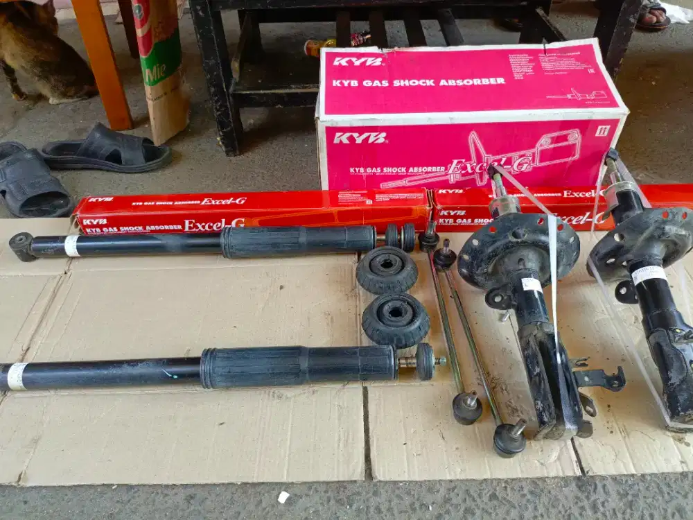 Shock mobil honda second