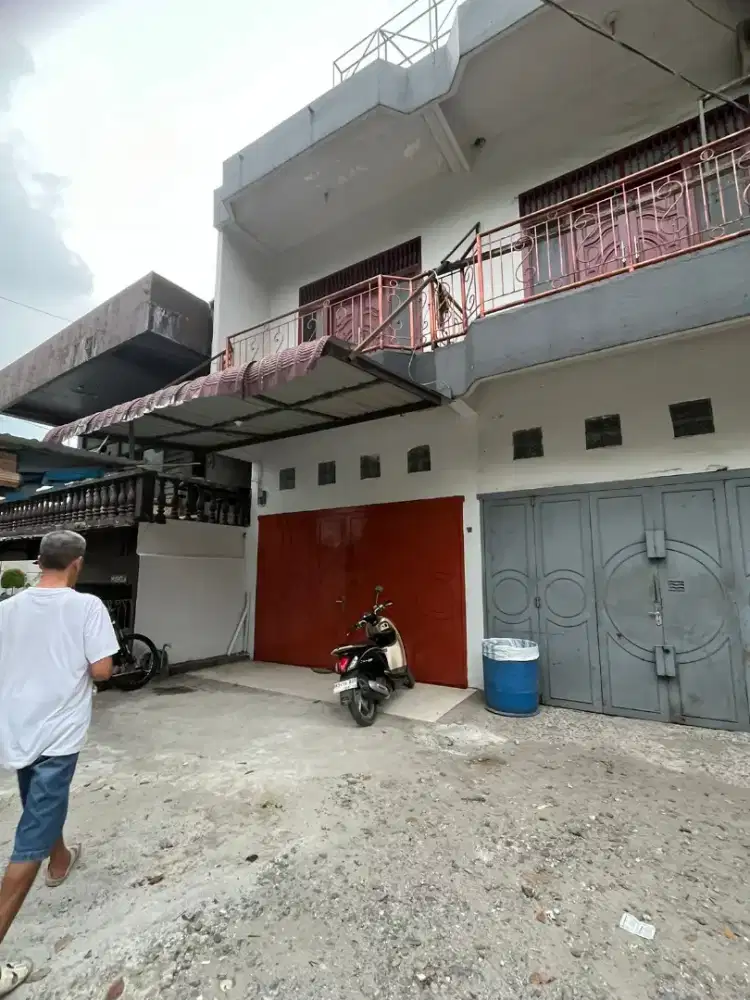 Disewakan ruku 3 lt, di jln ngumban surbaktoi