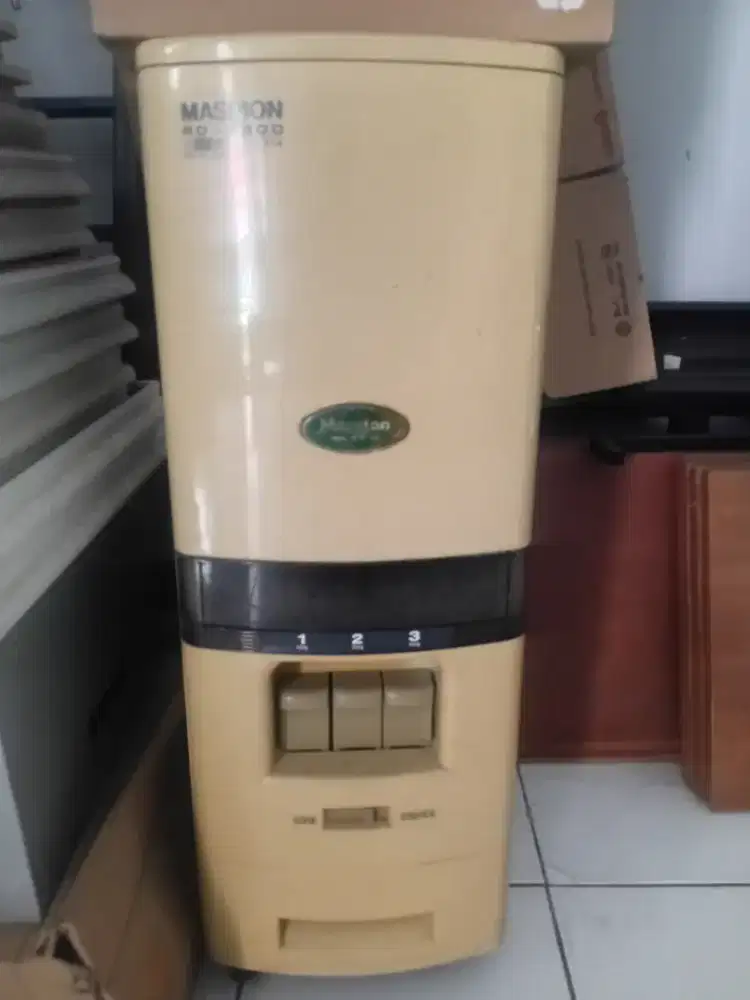 Tempat beras maspion bekas