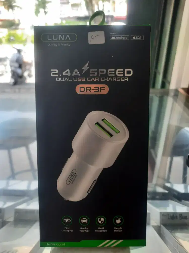 Charger mobil luna 2.4A