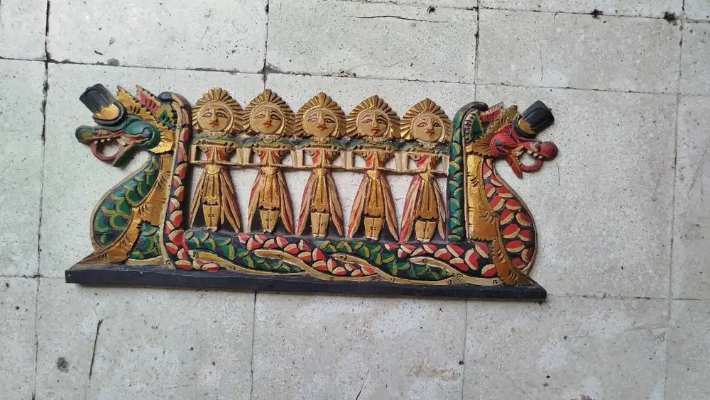 Pajangan dinding jadul ukiran perahu naga